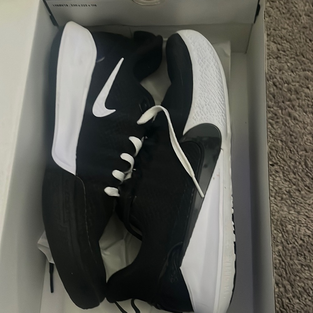 Kobe Mamba Focus 1 (Black) (Size 10, USA)